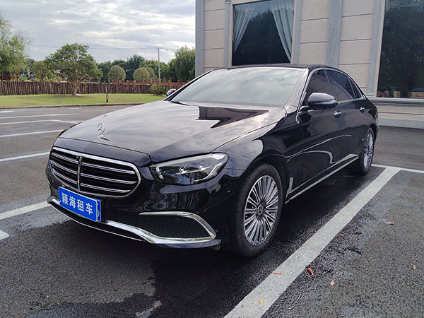 奔馳E級(jí)